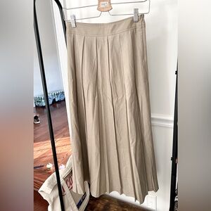 Suit fabric pleated skirt